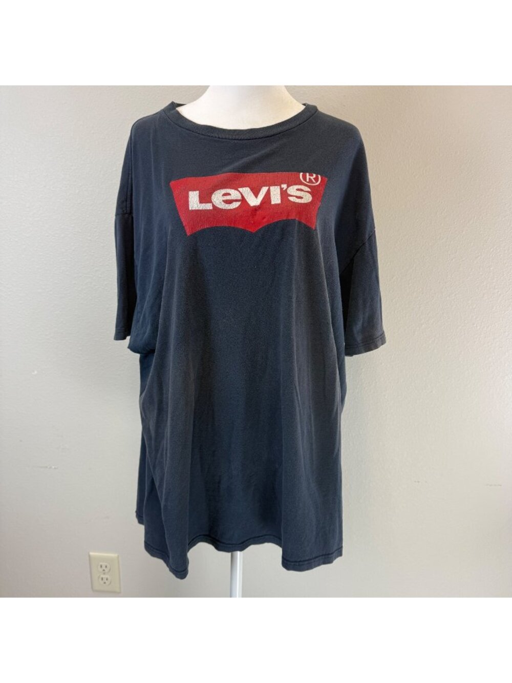 Levi’s Men’s 2XL Navy Blue T-shirt Cotton Logo Grunge Thrashed Classic